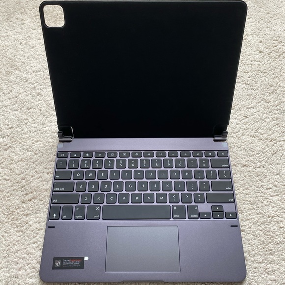 12.9-inch iPad Pro wireless keyboard with trackpad - Picture 1 of 7